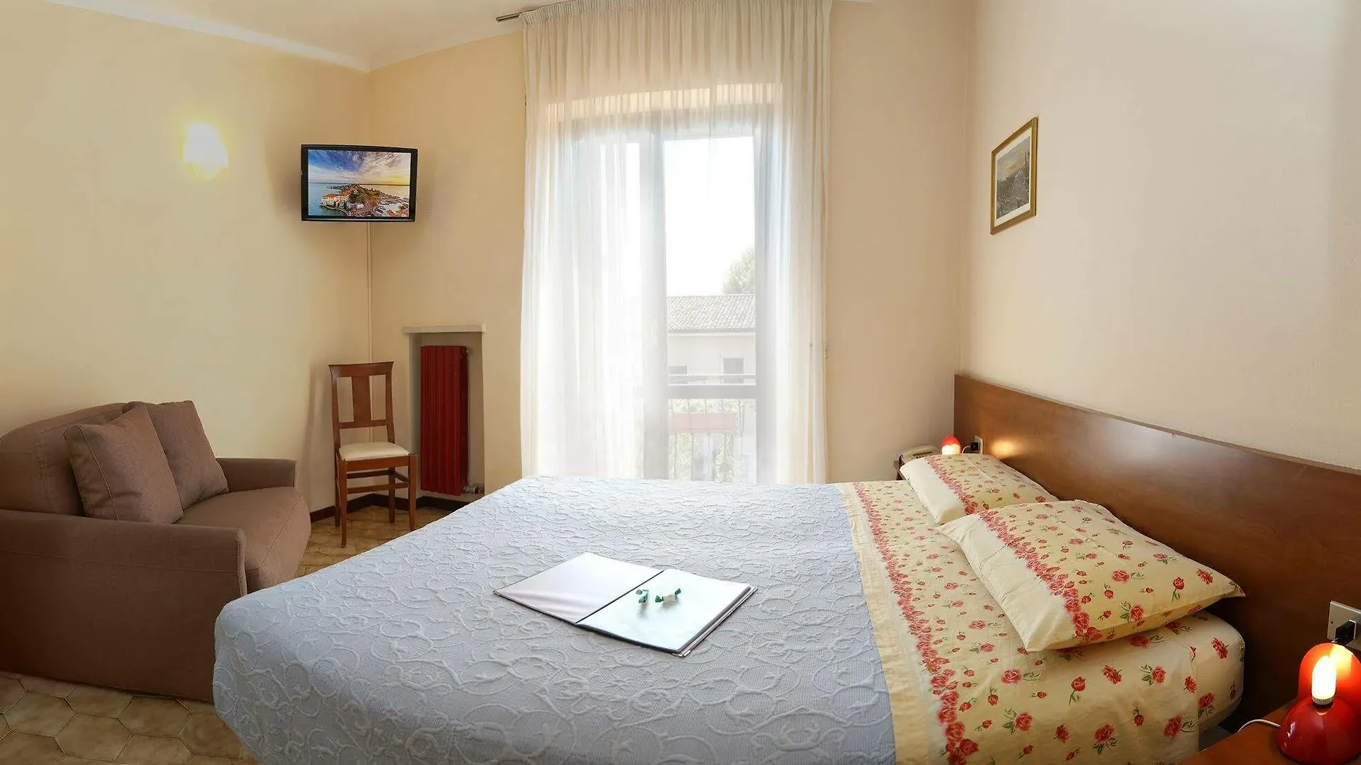 **  Hotel Santa Maria - Bardolino Town Center İtalya