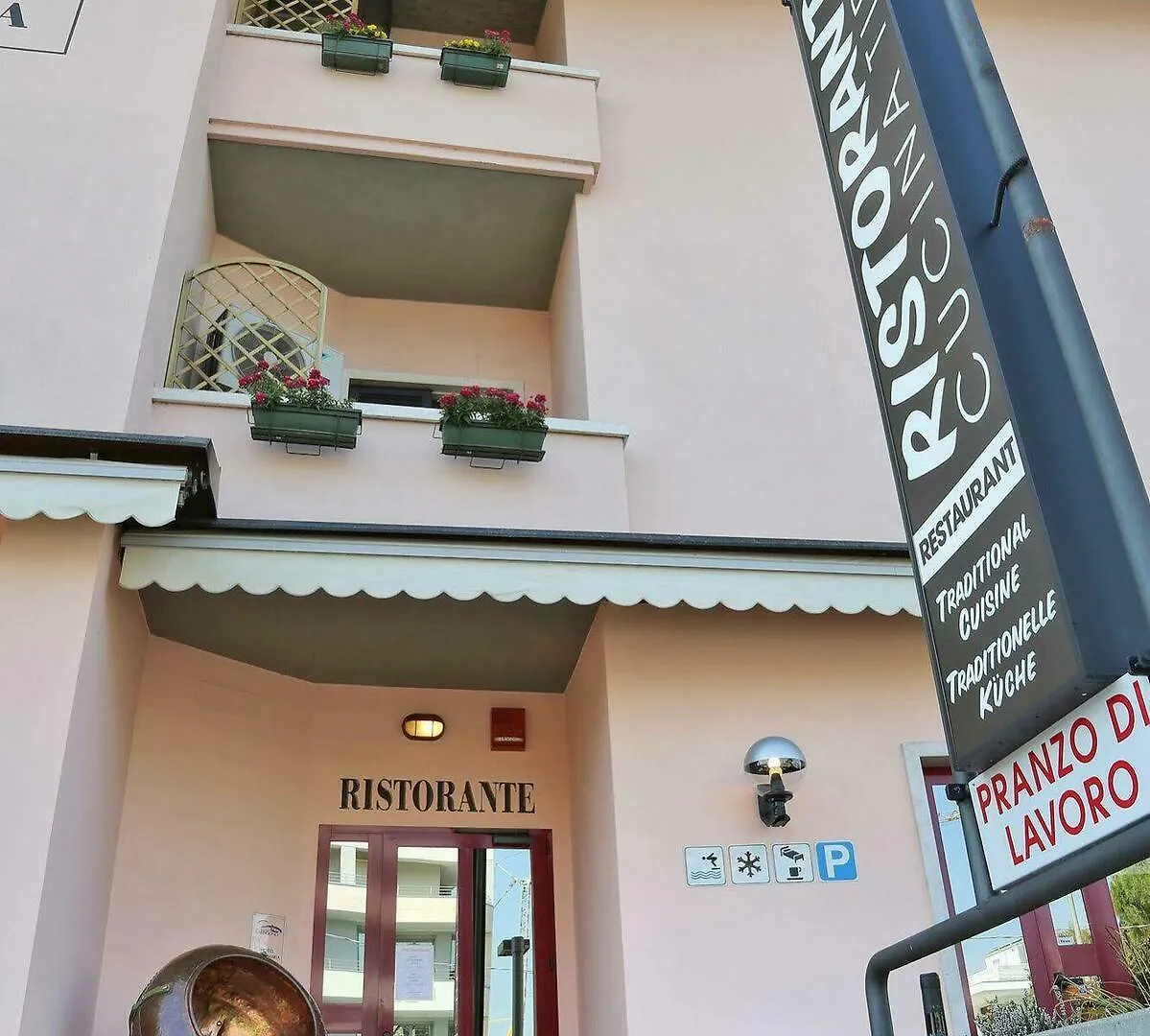 **  Hotel Santa Maria - Bardolino Town Center Италия